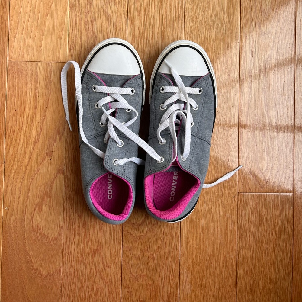Converse Girls Size 3 Gray